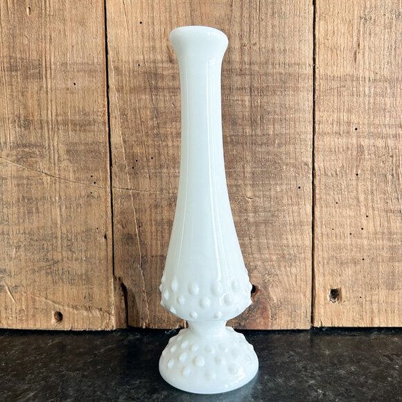 Vintage Milk Glass Swung Vase Hobnail Style - Picture 3 of 4